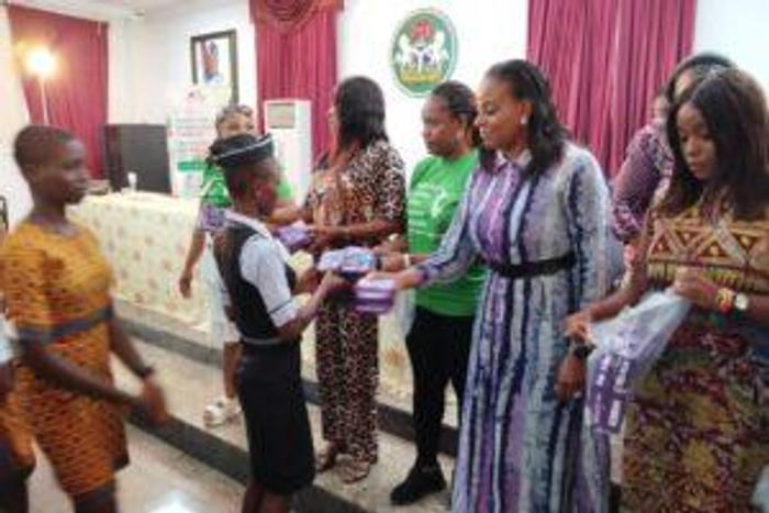 Nonye Soludo distributing sanitary pads to students (NAN)