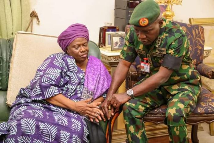 Lagbaja visits late ex-COAS Alli’s family as tributes pour in [Facebook:Nigerian Army]