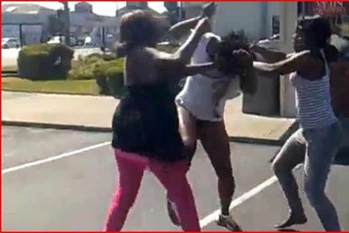 Women fighting ( Credit: Nairaland)