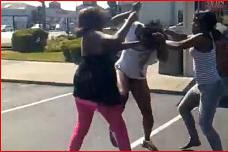 Women fighting ( Credit: Nairaland)