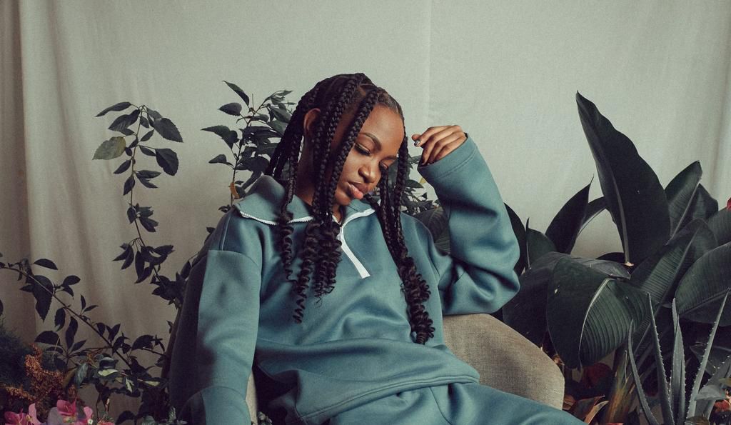 Layzee Ella (UnorthodoxReviews)