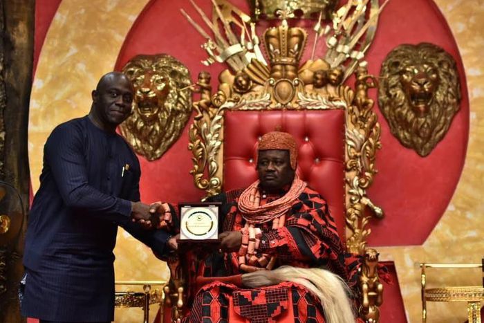 Chairman of the Delta State Ijaw Traditional Rulers Forum, HRM Joseph Timiyan, and the Interim Administrator of the Presidential Amnesty Programme (PAP) Major General Barry Ndiomu.