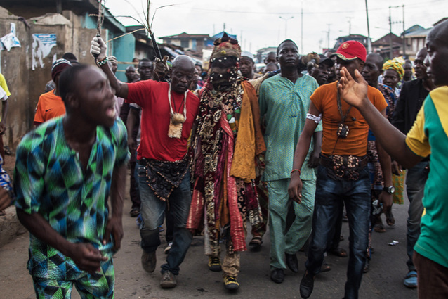 Alapansanpa masquerade