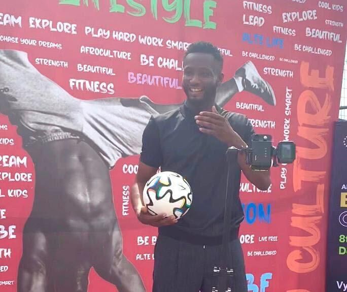 Obi at the 360-camera arena.