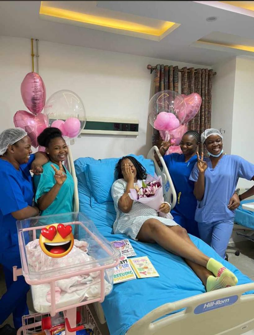 Chioma and her medical team after the safe delivery of her baby
