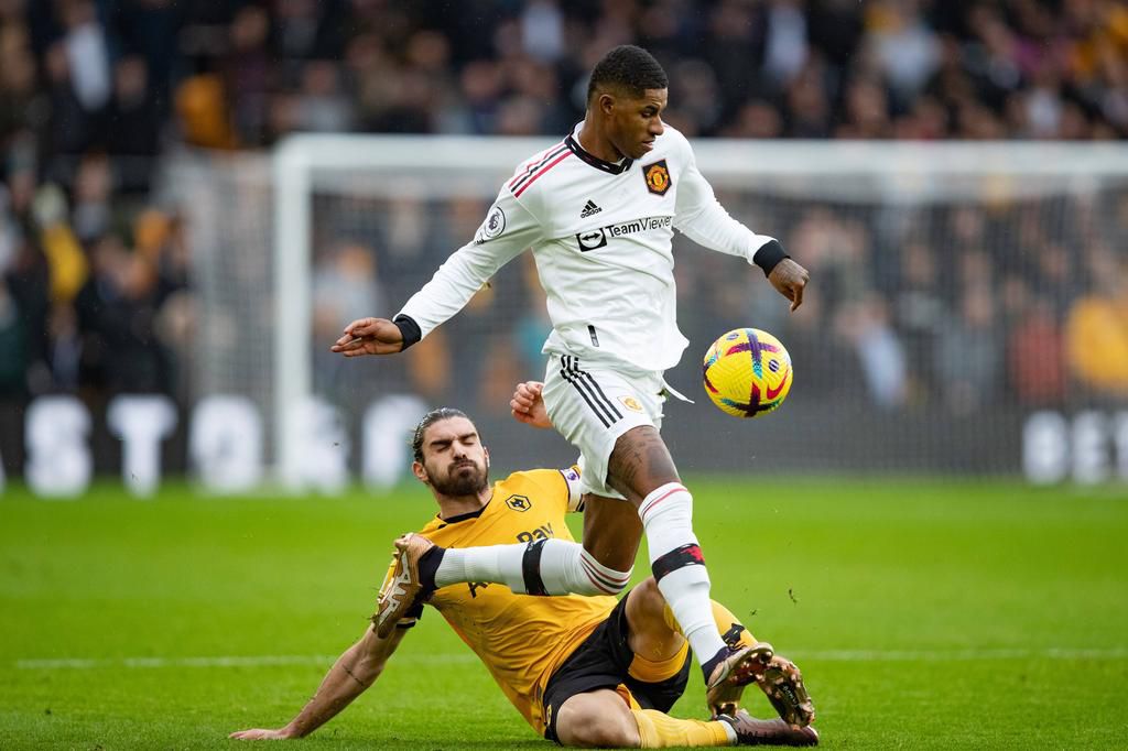 Wolverhampton Wanderers v Manchester United, ManU - Premier League Rben Neves of Wolves and Manchester United s Marcus Rashford during the Premier League match between Wolverhampton Wanderers and Manchester United at Molineux