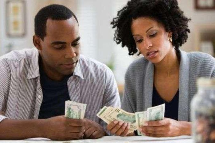 ___8242362___2018___4___12___11___black-couple-money