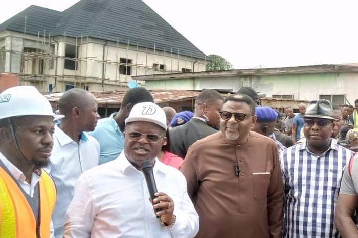 Nobody should be afraid of probe, Umahi tells road contractors. [NAN]