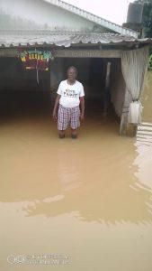 His Highness, Amos Poubinafa, Traditional Ruler of Tungbo town in Sagbama Local Government Area, Bayelsa, sleeps in his car as flood ravages palace, community pix by NAN