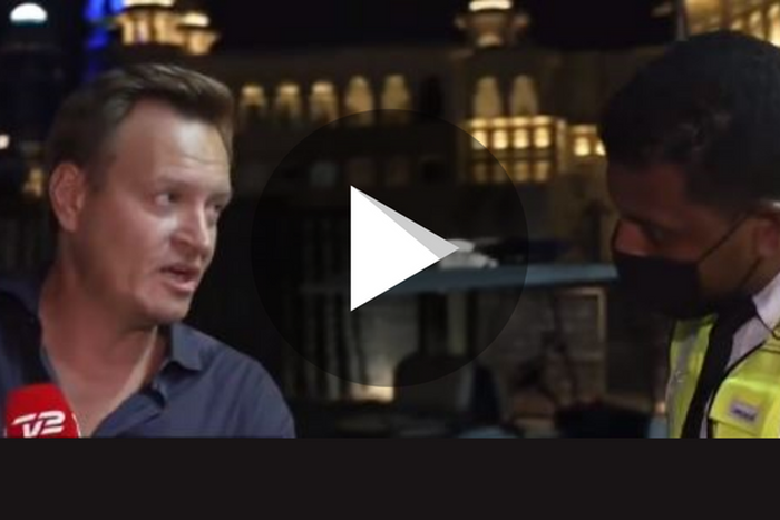 Rasmus Tantholdt (left) arguing with a Qatari official.