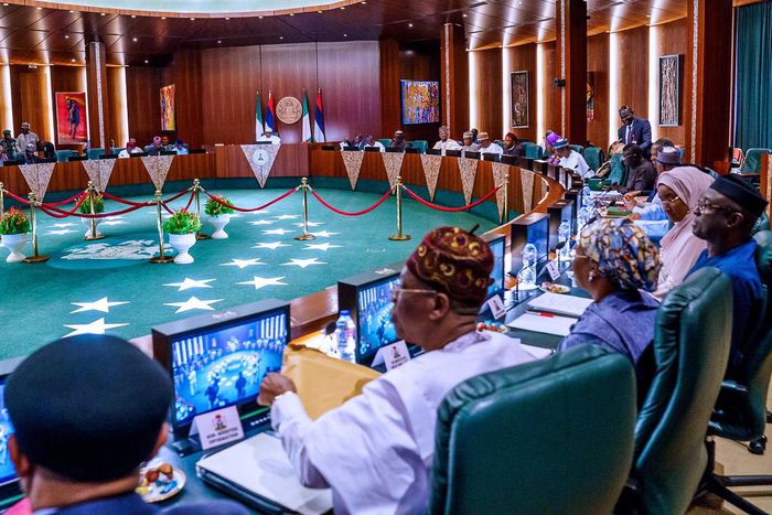 President Muhammadu Buhari presides over the Federal Executive Council meeting [Twitter/@BashirAhmaad]