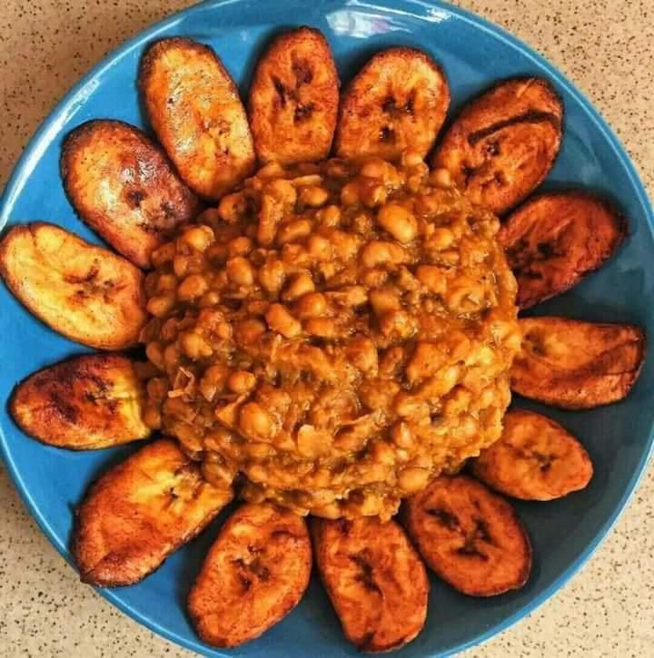 Beans and plantain [wikicommons]