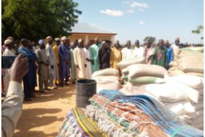 Foodstuff distributed to victims of bandits’ attacks at Jarkuka village in Arewa Local Government Area of Kebbi (Credit: NAN)