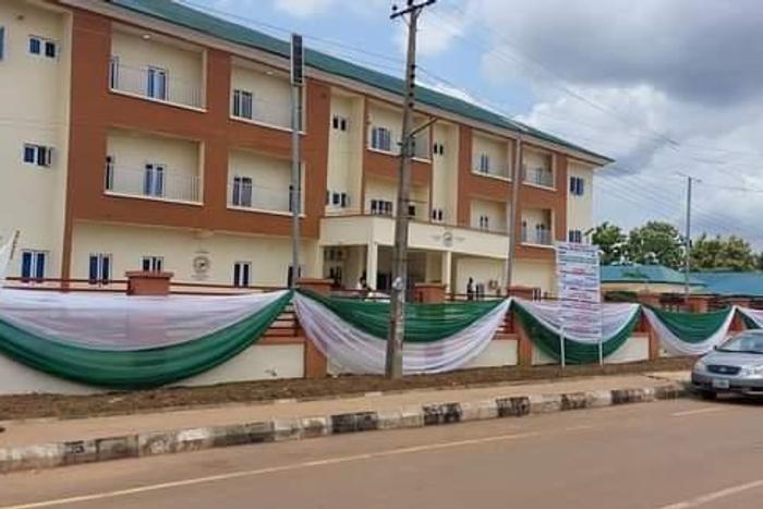 Folarin inaugurates 100-bed hospital in Ibadan, thanks Buhari. [NAN]