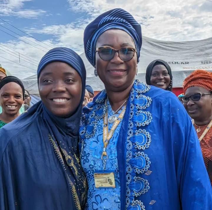 Aminat Yusuf and Lagos State University Vice Chancellor, Prof. Ibiyemi Olatunji-Bello. [Daily Independent]