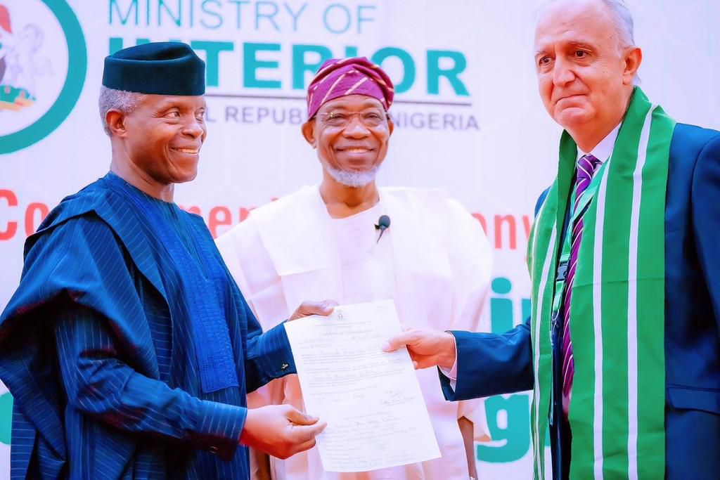 FG confers Nigerian citizenship on 385 foreign nationals. [Facebook:BuhariSallau]