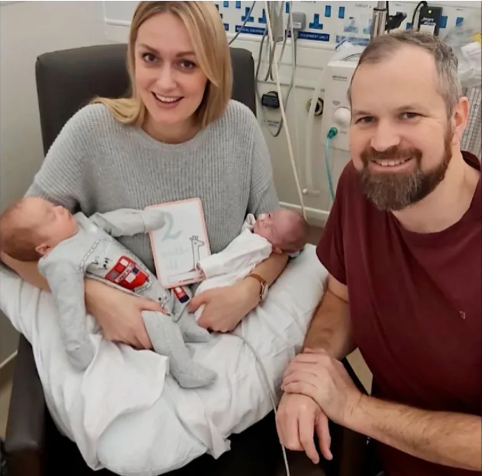 Rebecca Roberts, her husband and their babies [CNN]