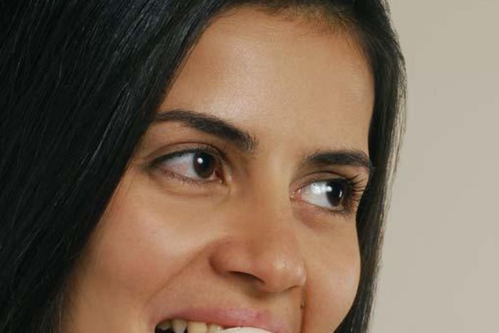 Female eating egg (Credit: Healthy pregnancy)