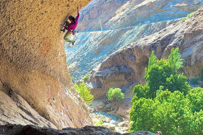 Elnaz Rekabi during a Climbing session.