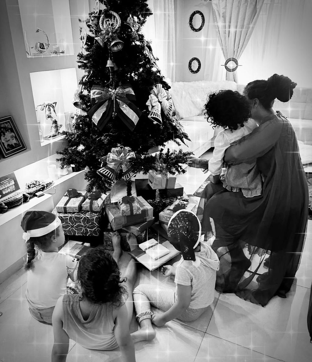 The actress and her children on Christmas day [Instagram/Nadiabuari]