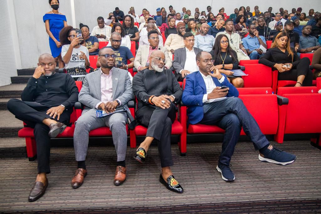 Azeez Amida Unveils “Enter, Perform, Exit (EPE Principle): Understanding the opportunity cycle” to Huge Applause in Lagos