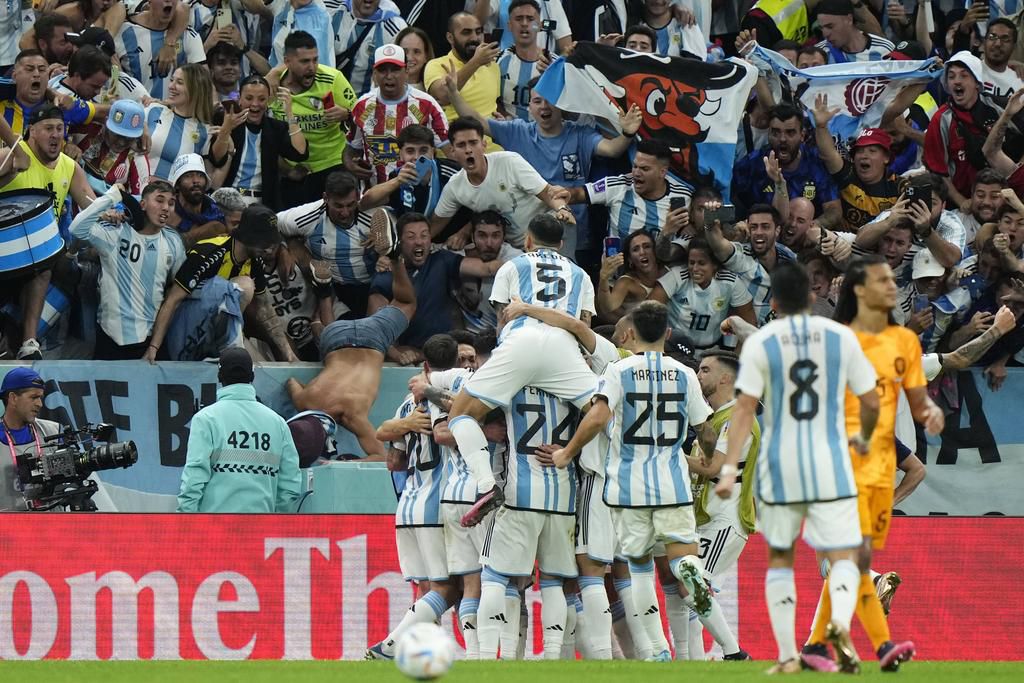 Argentine players celebrating
