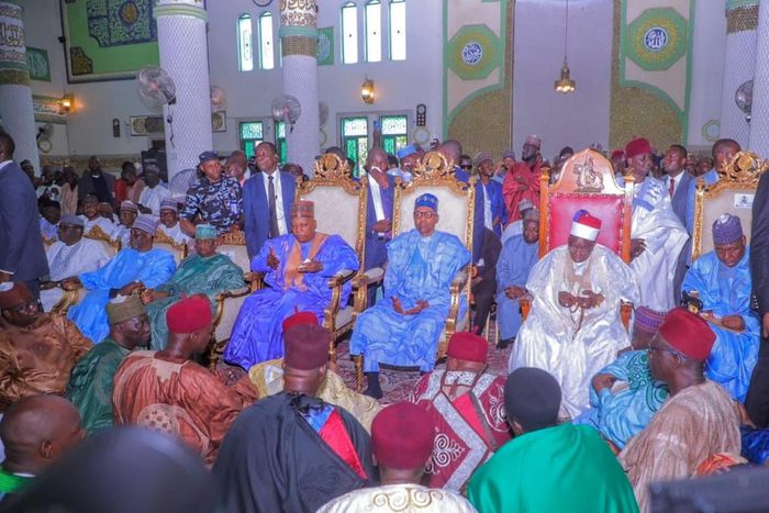 Shettima, Buhari and Shehu of Borno at the wedding ceremony in Maiduguri on Saturday. [Twitter:@NTANewsNow]