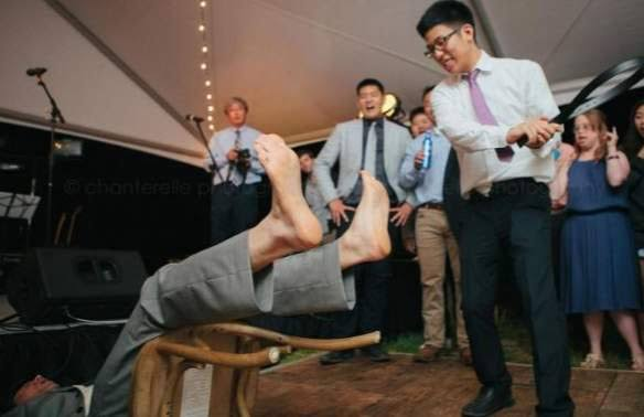Korean wedding tradition where the groom's feet is tied and flogged