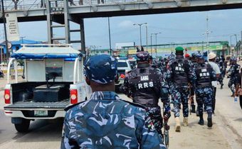 Police threaten arrest of prominent Nigerian singer for purchasing stolen car