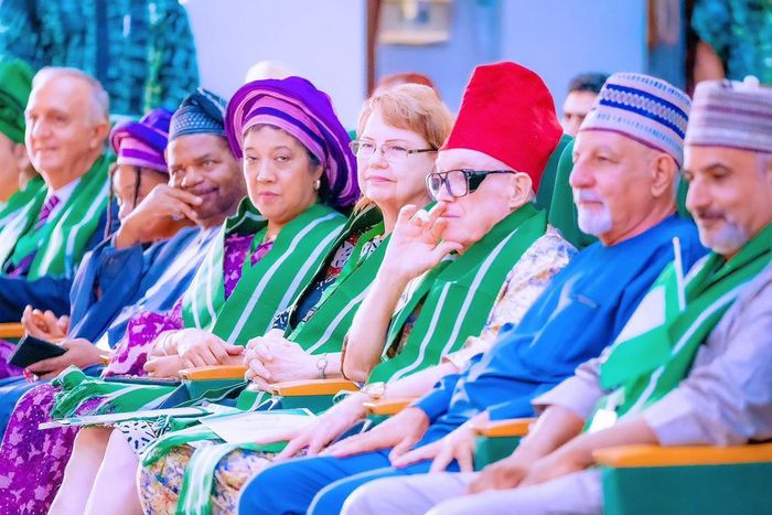 FG confers Nigerian citizenship on 385 foreign nationals. [Facebook:BuhariSallau]