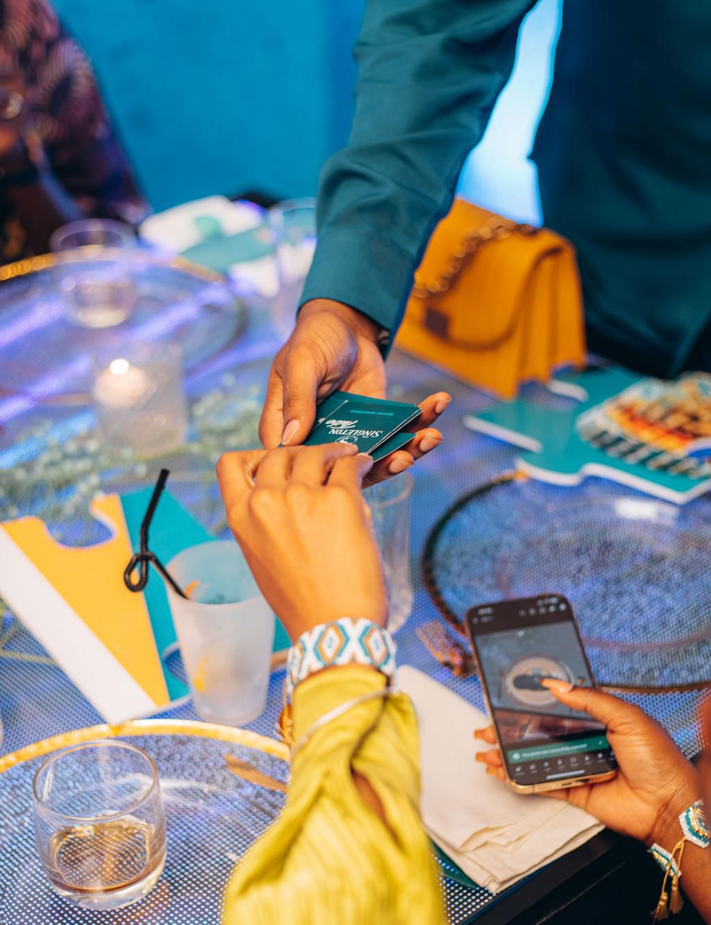 WHY THE SINGLETON IS THE PERFECT DRINK FOR CASUAL MOMENTS WITH FRIENDS