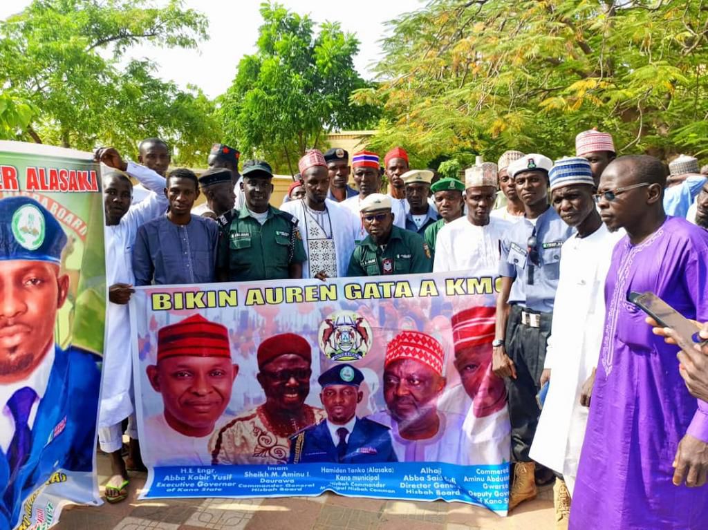 Kano govt weds 3,600 couples in a colourful ceremony [Twitter:@ImranMuhammed]