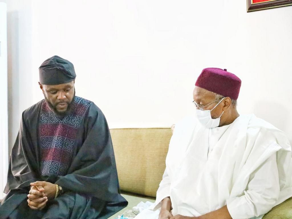 Seyi Tinubu pays condolence visit to Buhari over the death of his niece.
