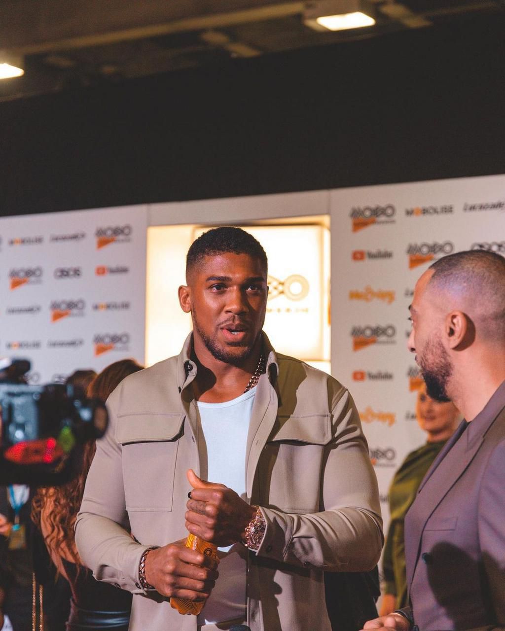 Anthony Joshua decided to keep it simple with his outfit going to the MOBO awards