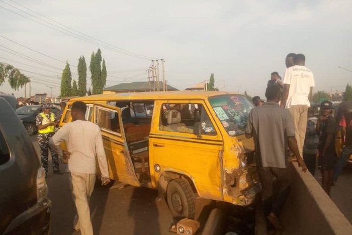 One-way: 1 dies as commercial bus rams into private car in Lagos.