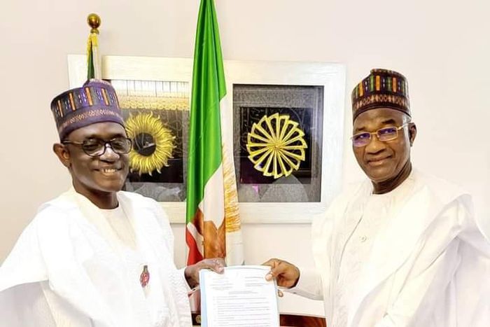 Gov Buni receiving Niger Republic’s National Honour Award.