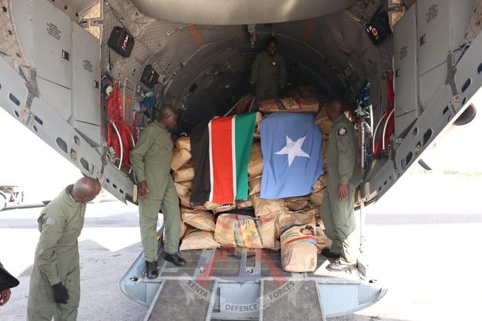 Kenya sends food relief packages to Somalia