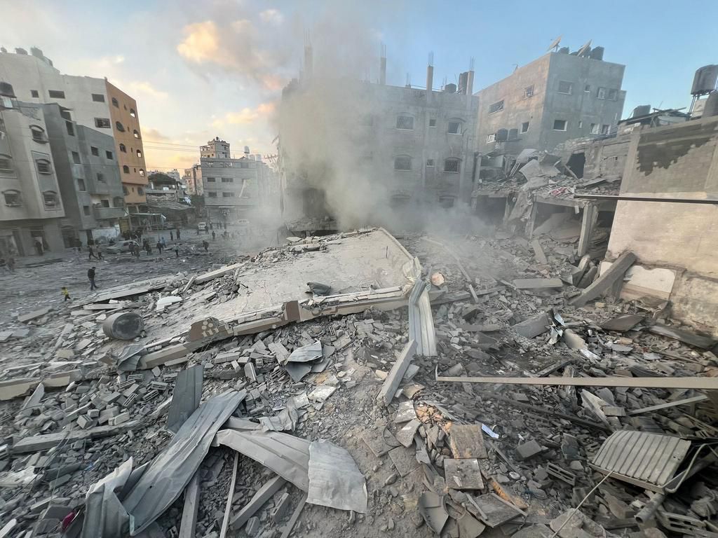 The aftermath of an Israeli airstrike in Gaza on December 1, 2023.Photo by Fadi Alwhidi/Anadolu via Getty Images