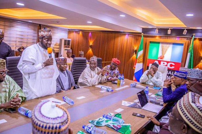 G7, 'Greater Majority' to present consensus candidate to thwart APC's zoning. [Twitter:@Imranmuhdz]