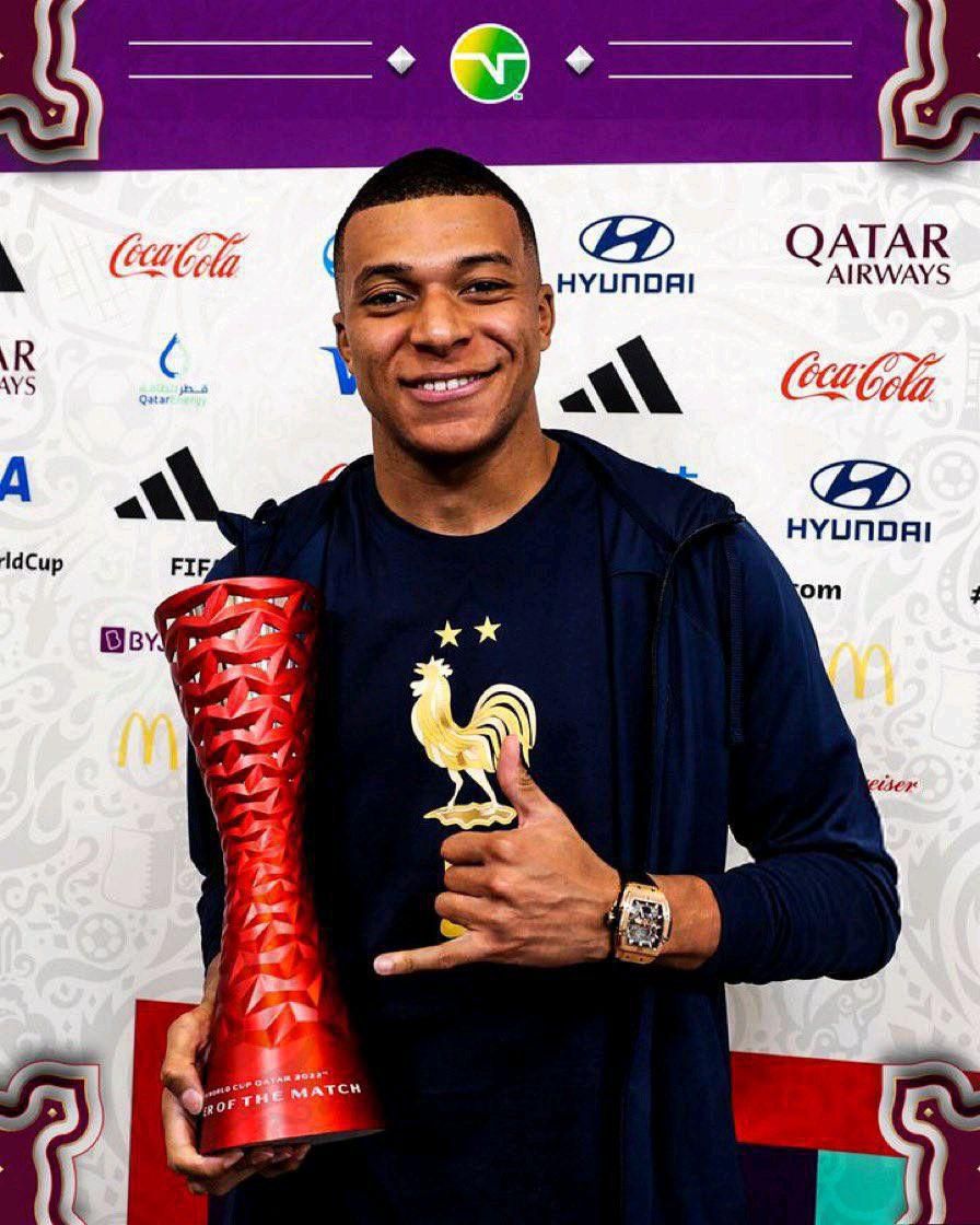 Mbappe refuses to pose with the Budweiser banner