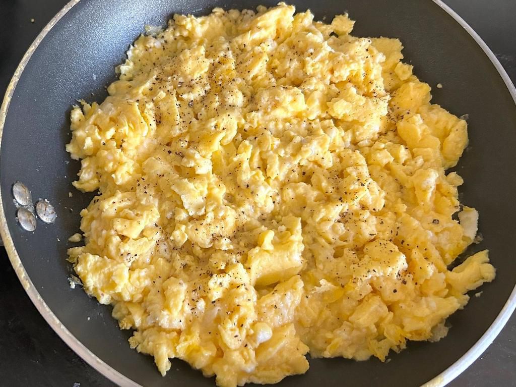 I made Ina Garten's new scrambled eggs recipe, which was inspired by cacio e pepe pasta.Anneta Konstantinides/Insider