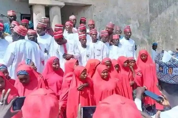 Kano govt weds 3,600 couples in a colourful ceremony [Twitter:@ImranMuhammed]