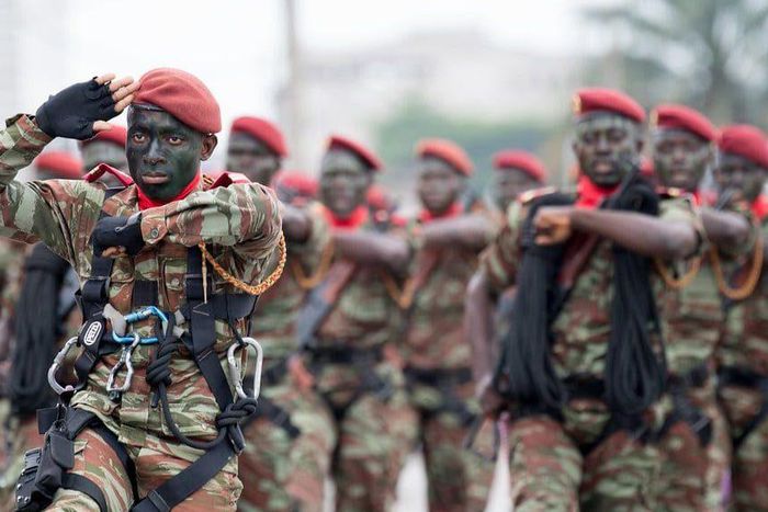 Benin soldiers pay tribute to fallen ones in terrorist attacks [Africanian]