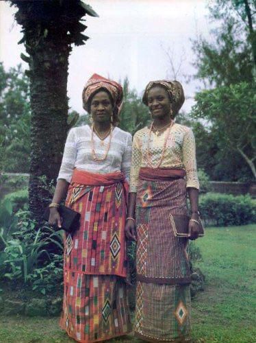 Women in Igbo attire [reddit]