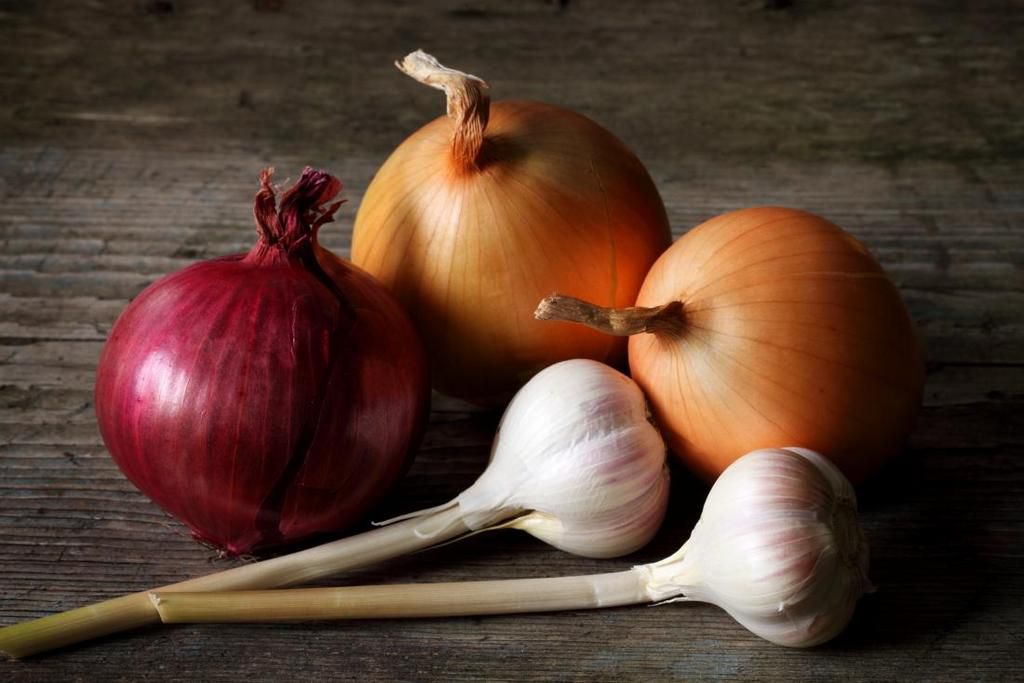 Garlic and onions cause bad breath [medicalnewstoday]