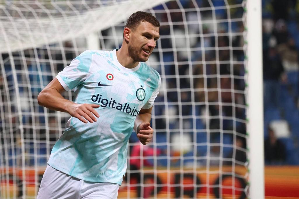 Edin Dzeko scores a goal for Inter