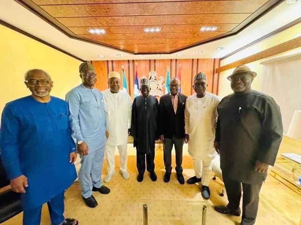 G5 governors storm Aso Rock [Twitter:@Tosquo]
