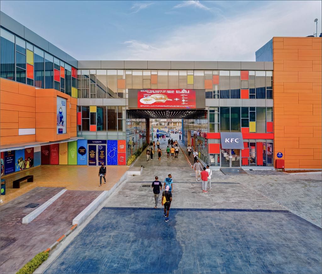 Landmark Retail Boulevard [Buildingswiki]