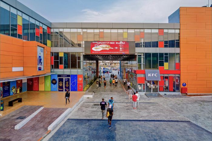 Landmark Retail Boulevard [Buildingswiki]