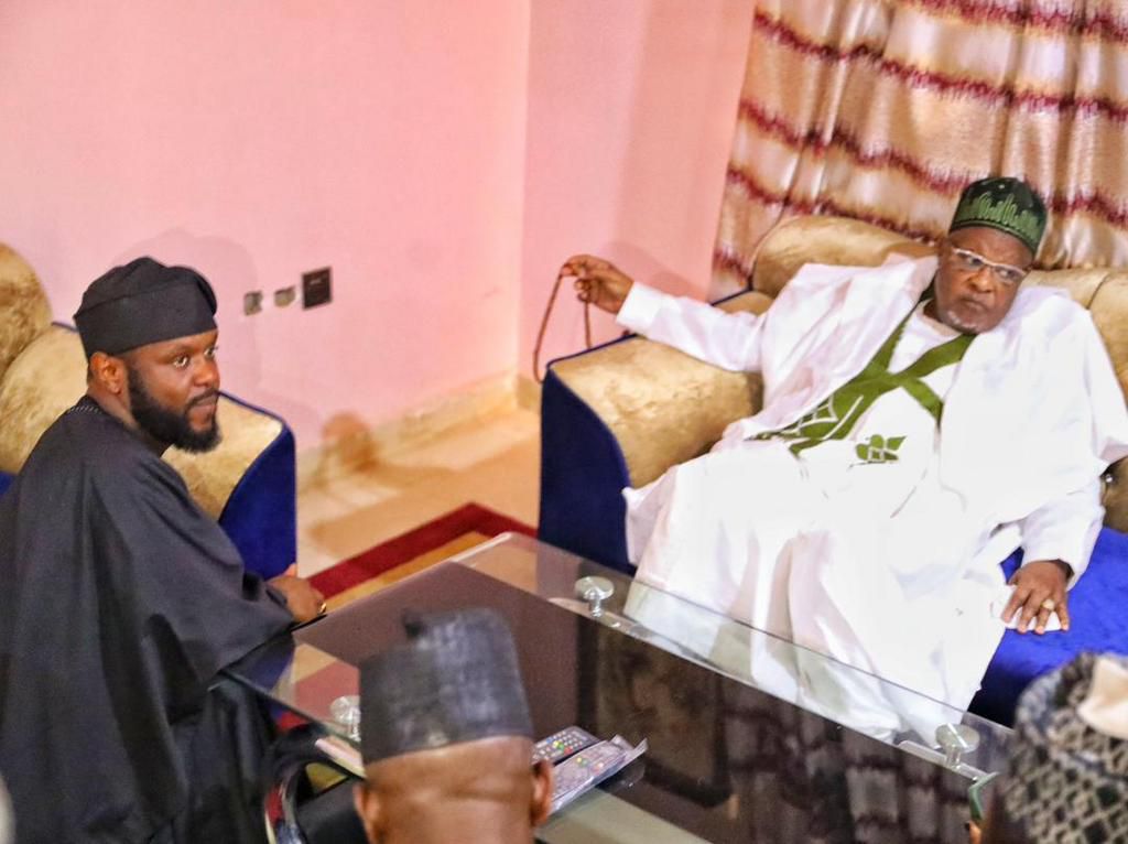 Seyi Tinubu pays condolence visit to Buhari over the death of his niece.